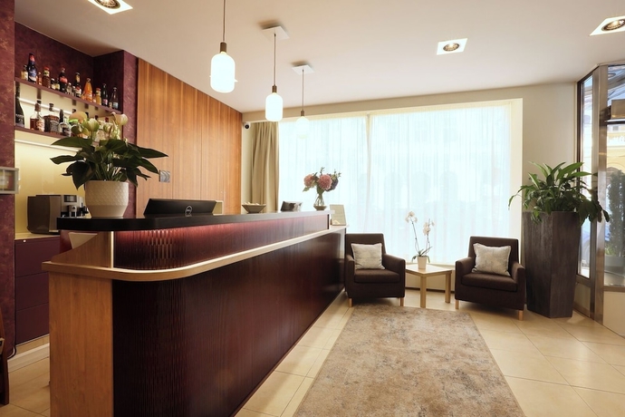 Imagen de los interiores del Hotel Amarilis. Foto 16