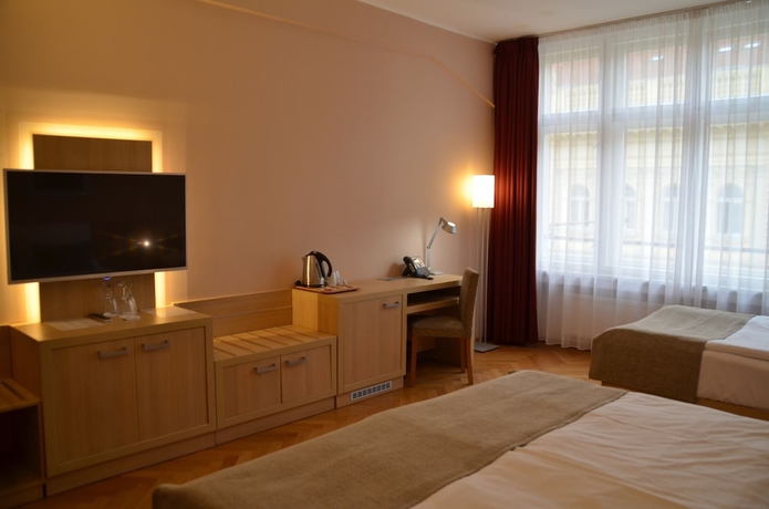 Imagen de la habitación del Hotel Amarilis. Foto 12