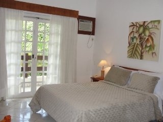 Imagen de los exteriores del Hotel Amarilis Flat Service Pool. Foto 4