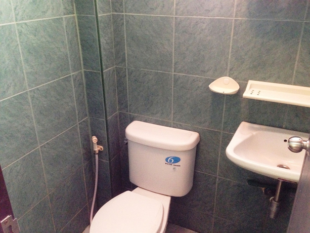 Imagen de la habitación del Hotel Amarin Inn. Foto 3