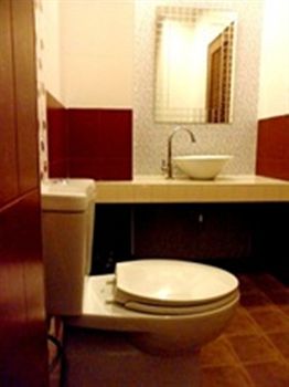 Imagen de la habitación del Hotel Amarin Patong. Foto 8