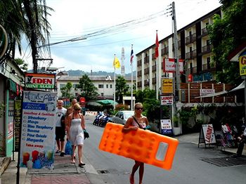 Imagen de la habitación del Hotel Amarin Patong. Foto 9