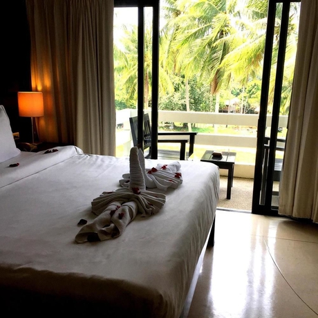 Imagen de los exteriores del Hotel Amarin Samui. Foto 12