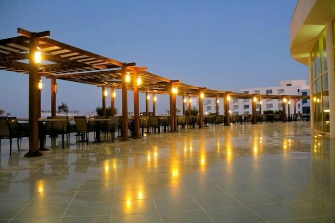 Imagen del bar/restaurante del Hotel Amarina Sun Resort And Aqua Park. Foto 18