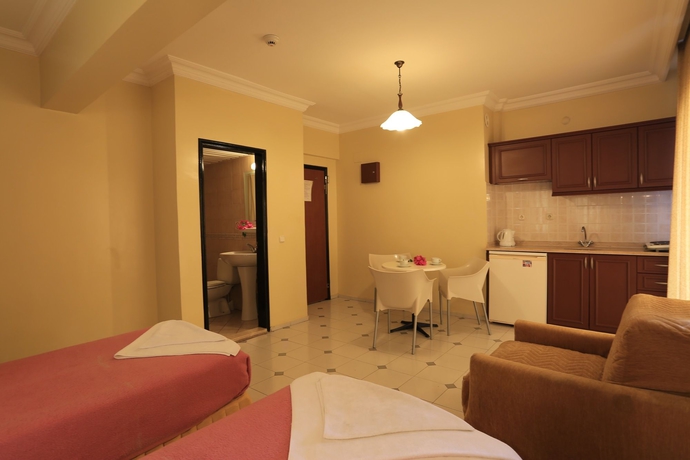 Imagen de la habitación del Hotel Amaris Apartments. Foto 2