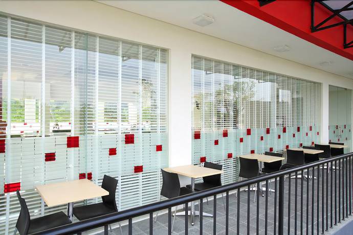 Imagen del bar/restaurante del Hotel Amaris Bekasi Barat - Chse Certified. Foto 4