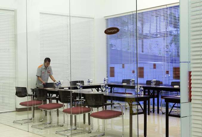 Imagen de los interiores del Hotel Amaris Cihampelas Bandung - Chse Certified. Foto 8