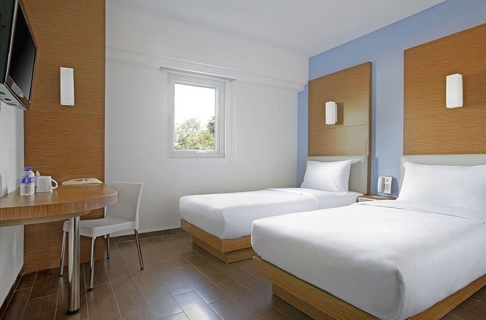 Imagen de la habitación del Hotel Amaris Cirebon. Foto 8