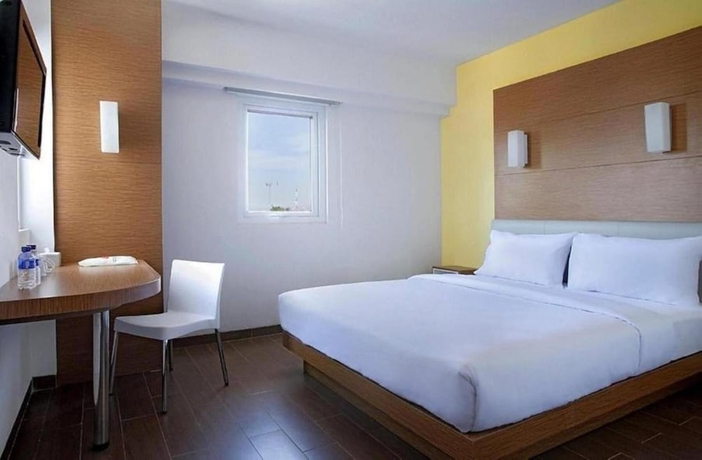 Imagen de la habitación del Hotel Amaris Cirebon. Foto 12