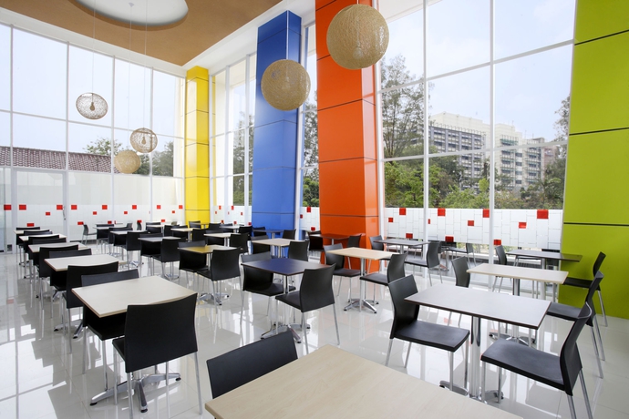 Imagen del bar/restaurante del Hotel Amaris Dr. Susilo Grogol - Chse Certified. Foto 5