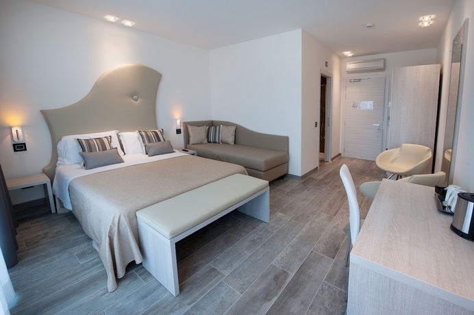 Imagen de la habitación del Hotel Amaris, Garda. Foto 2