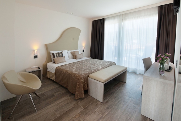 Imagen de la habitación del Hotel Amaris, Garda. Foto 9