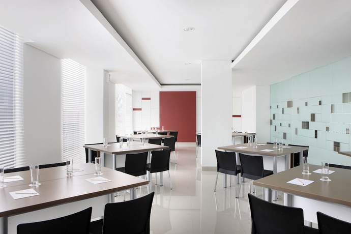 Imagen del bar/restaurante del Hotel Amaris Malang. Foto 3