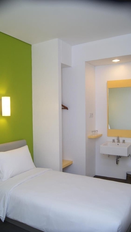 Imagen de la habitación del Hotel Amaris Mangga Besar. Foto 13