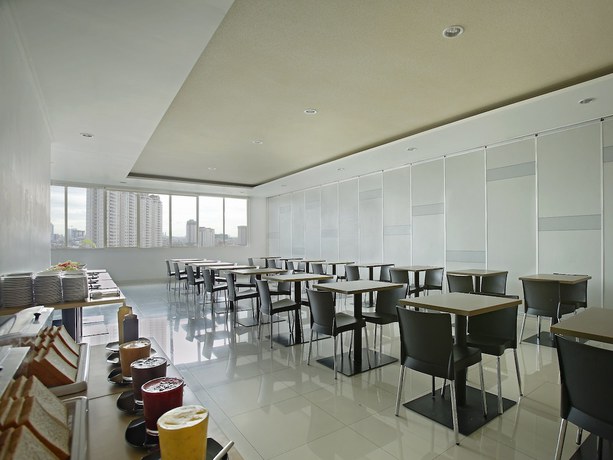 Imagen del bar/restaurante del Hotel Amaris Mangga Dua Square. Foto 3