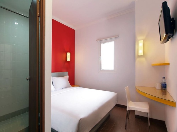 Imagen de la habitación del Hotel Amaris Mangga Dua Square. Foto 8