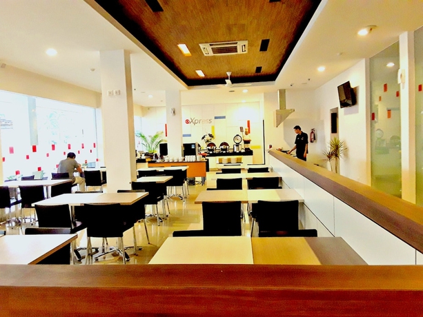 Imagen del bar/restaurante del Hotel Amaris Nagoya Hill - Batam - Chse Certified. Foto 3