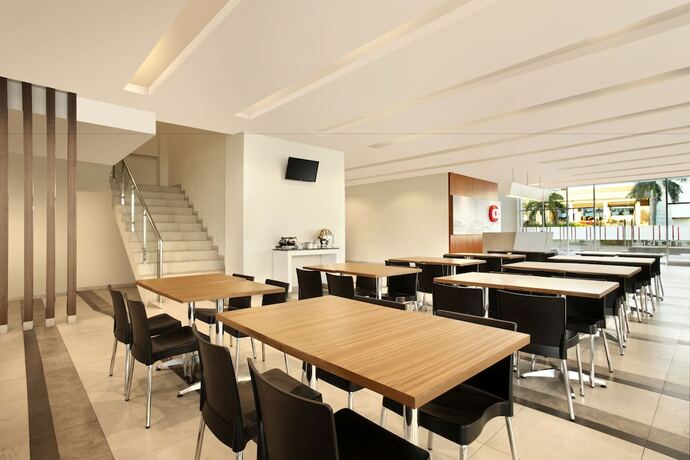 Imagen del bar/restaurante del Hotel Amaris Padang. Foto 17