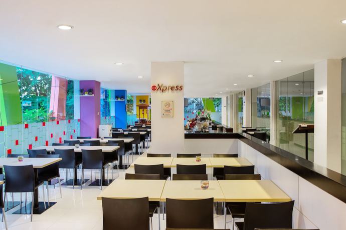 Imagen del bar/restaurante del Hotel Amaris Padjajaran Bogor - Chse Certified. Foto 3