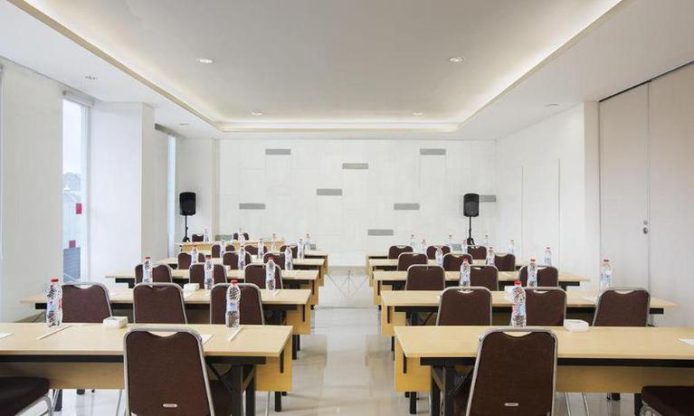 Imagen de los interiores del Hotel Amaris Simpang Lima - Chse Certified. Foto 10
