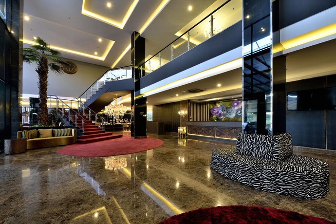 Imagen de los interiores del Hotel Amaroossa Cosmo Jakarta. Foto 21
