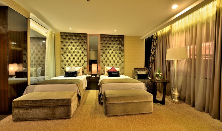 Imagen de la habitación del Hotel Amaroossa Grande Bekasi. Foto 9