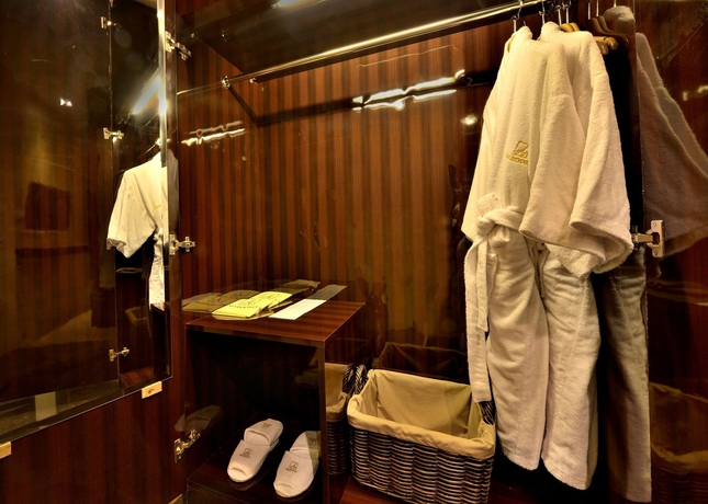 Imagen de la habitación del Hotel Amaroossa Grande Bekasi. Foto 11