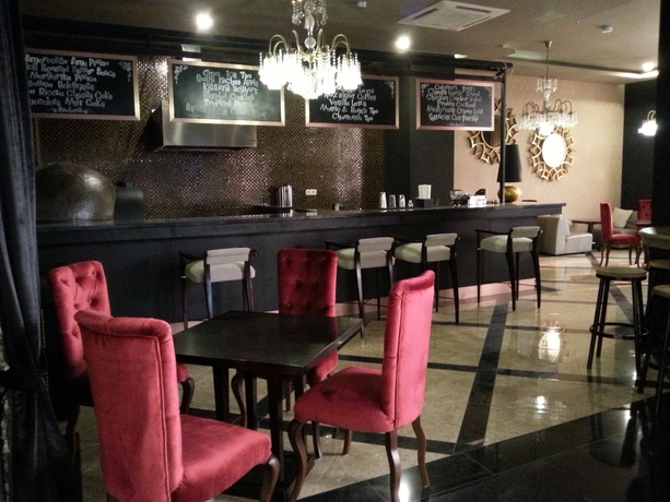 Imagen del bar/restaurante del Hotel Amaroossa Grande Bekasi. Foto 5