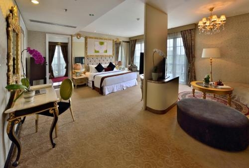 Imagen de la habitación del Hotel Amaroossa Royal. Foto 8