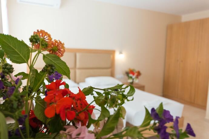 Imagen de la habitación del Hotel Amaryllis Front Beach. Foto 15