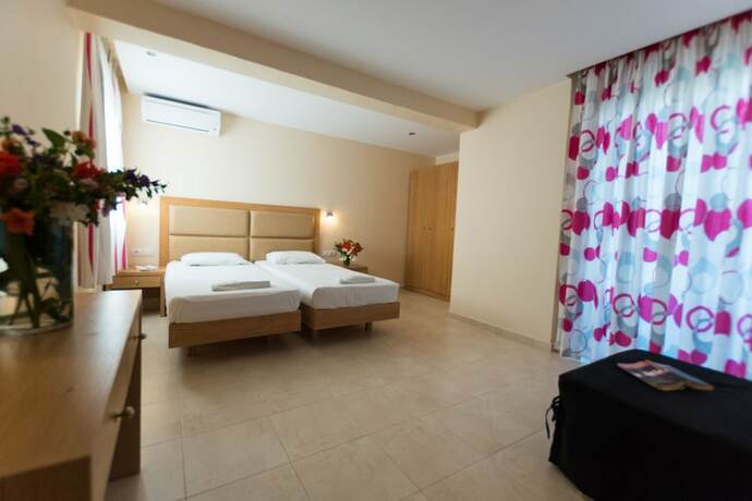 Imagen general del Hotel Amaryllis Front Beach. Foto 2