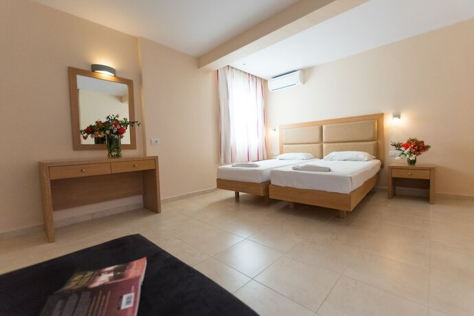 Imagen general del Hotel Amaryllis Front Beach. Foto 13