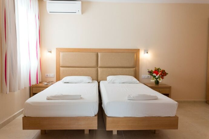 Imagen general del Hotel Amaryllis Front Beach. Foto 14