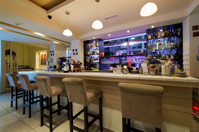 Imagen del bar/restaurante del Hotel Amaryllis, Rodas. Foto 4