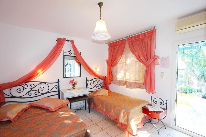 Imagen de la habitación del Hotel Amaryllis Studios. Foto 6