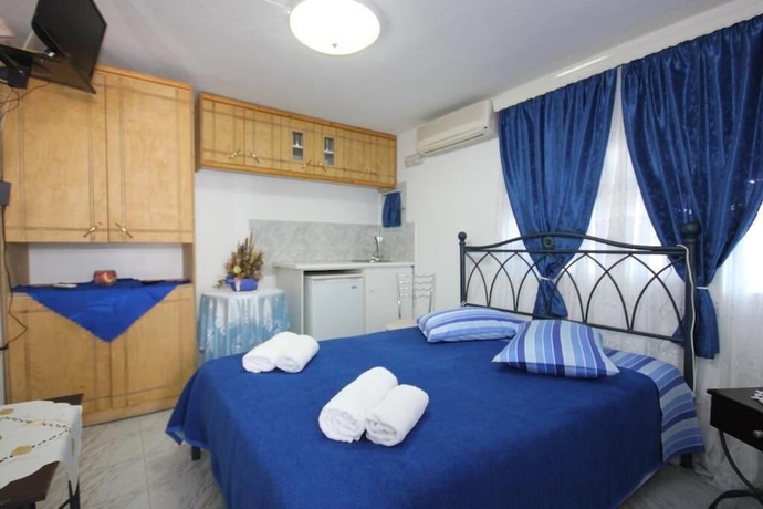 Imagen de la habitación del Hotel Amaryllis Studios. Foto 14