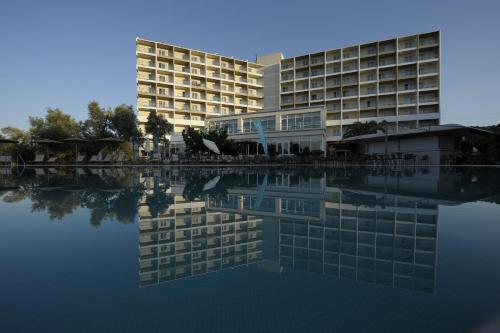Imagen general del Hotel Amarynthos Resort. Foto 12