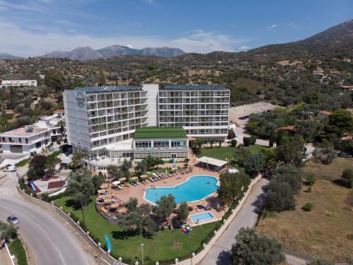 Imagen general del Hotel Amarynthos Resort. Foto 15