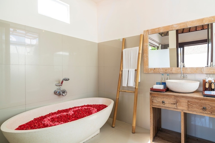 Imagen de la habitación del Hotel Amatara Abirama Villas. Foto 8