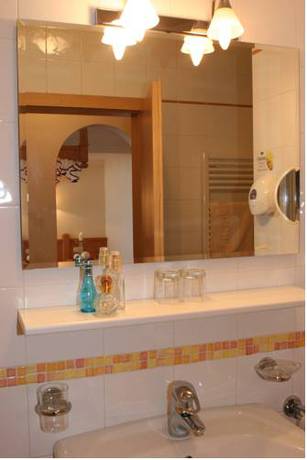 Imagen de la habitación del Hotel Amaten. Foto 9