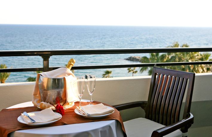 Imagen de la habitación del Hotel Amathus Beach Limassol. Foto 3