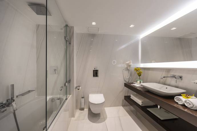 Imagen de la habitación del Hotel Amathus Beach Limassol. Foto 13