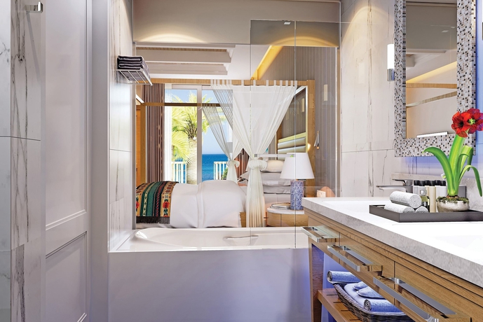 Imagen de los exteriores del Hotel Amavi, Madefortwo Hotels - Paphos. Foto 15