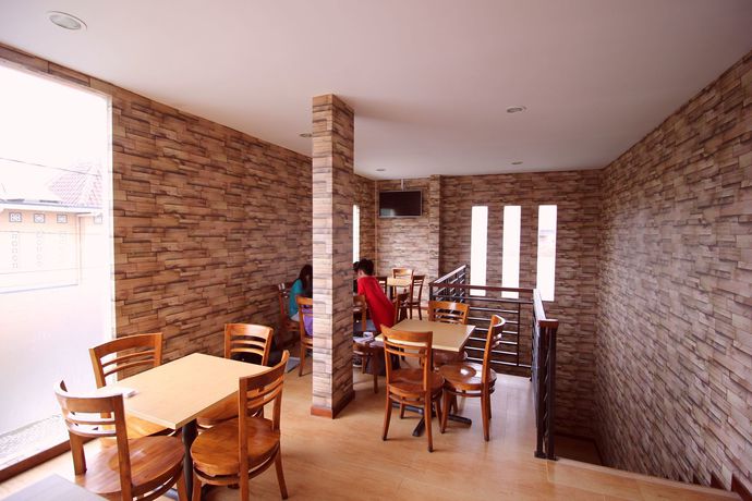 Imagen del bar/restaurante del Hotel Amaya Suites. Foto 5