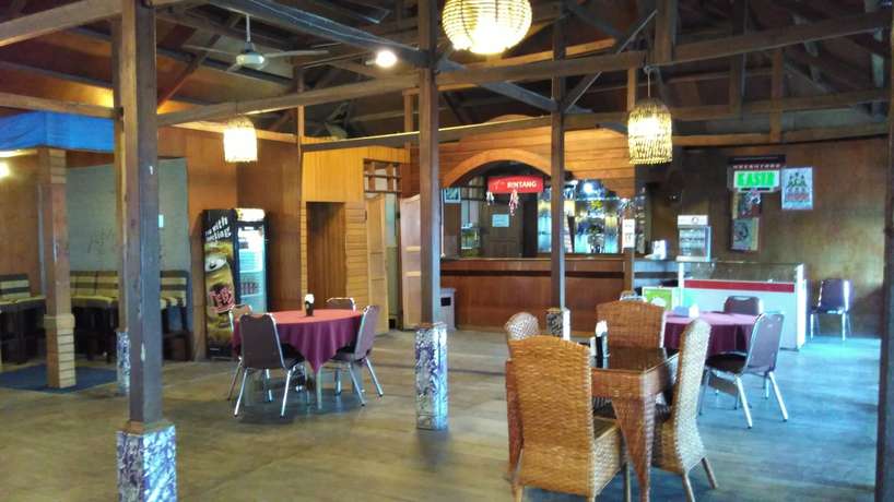 Imagen del bar/restaurante del Hotel Amazing Beach Resort - Palu. Foto 2