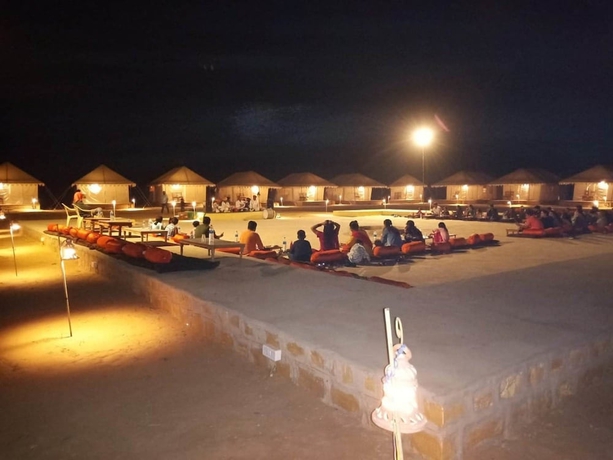 Imagen de los interiores del Hotel Amazing Desert Camp. Foto 13