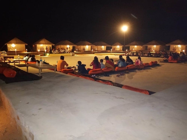Imagen de los interiores del Hotel Amazing Desert Camp. Foto 14