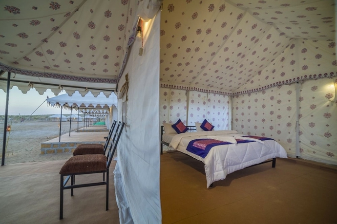 Imagen de los interiores del Hotel Amazing Desert Camp. Foto 16