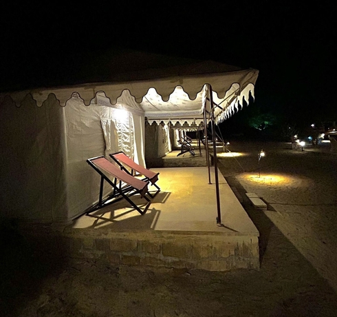 Imagen de la habitación del Hotel Amazing Desert Camp. Foto 10