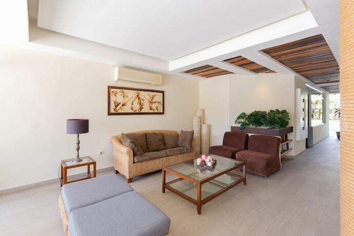 Imagen general del Hotel Amazing Modern 2 PH in 1 6BR Private Jacuzzi Great Facilities GYM 2 Rooftops Security. Foto 1